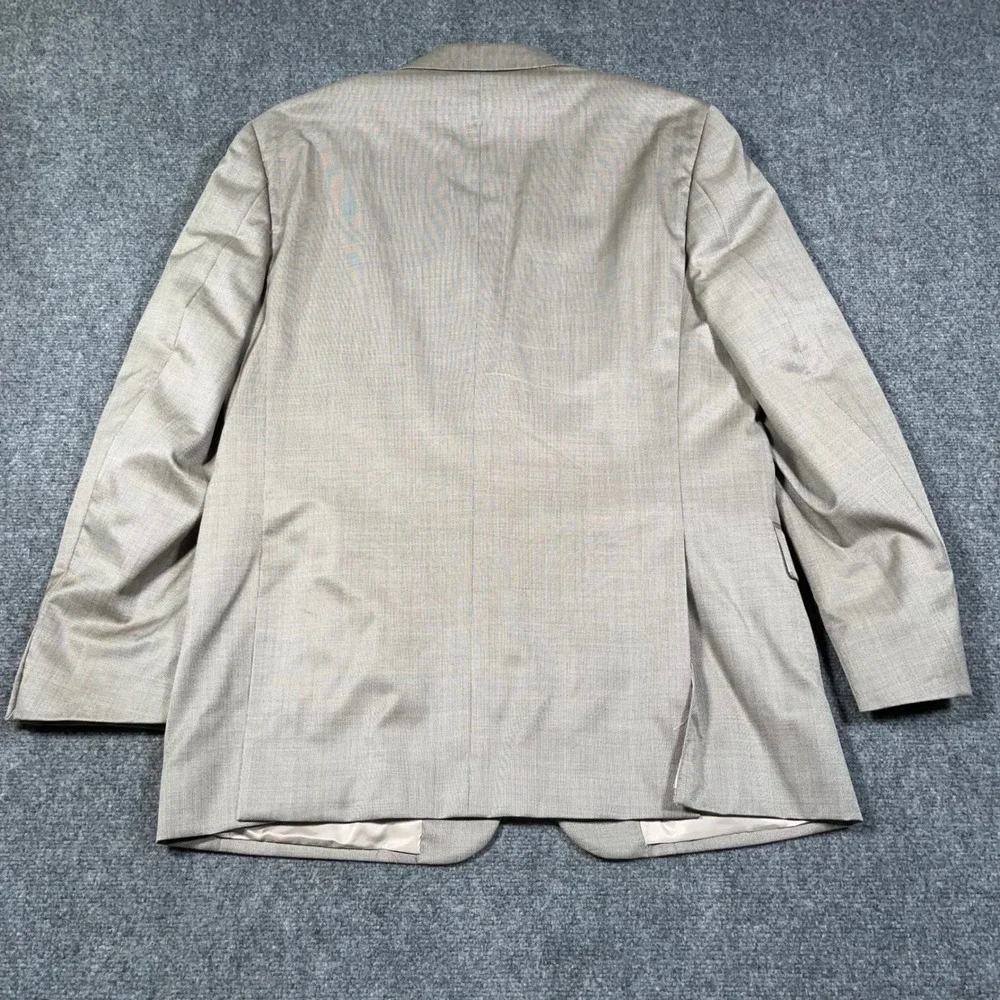 Joseph Abboud details excellent